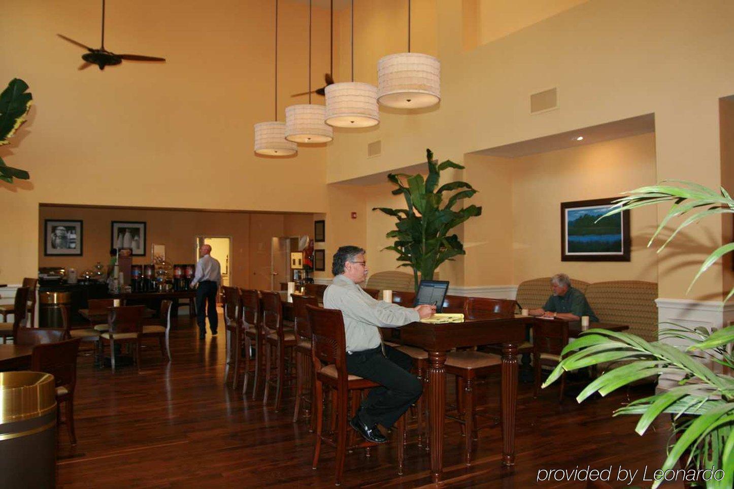 Hampton Inn & Suites North Charleston-University Boulevard Restaurant photo